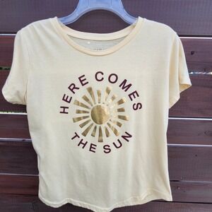 Here Comes the‎ Sun Graphic Tee By Ana Cabana | Size Large